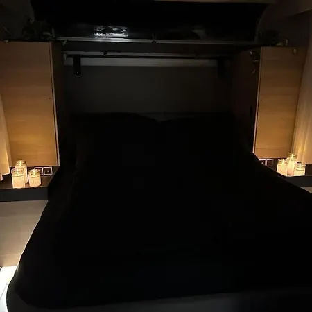 Trailer In 03058 With Swimming Pool Haasow (Neuhausen/Spree)