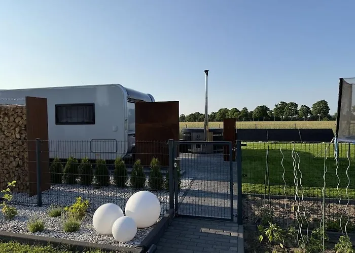 Apartamento Trailer In 03058 With Swimming Pool Haasow (Neuhausen/Spree)